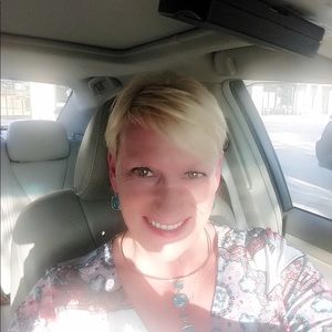 Meet your Posher, Stephanie